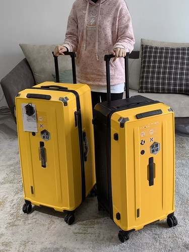 Вместительный и большой чемодан для влюбленных, Германия