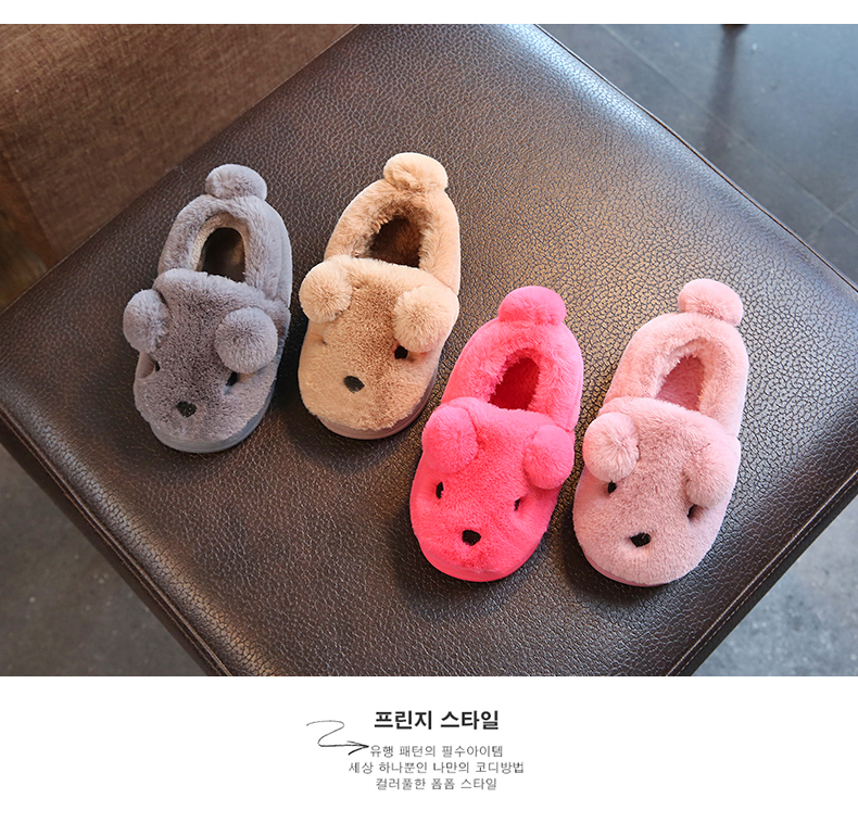 Giày cao cổ cộng với giày nhung trẻ em bằng cotton cho bé 1-3-5 tuổi mùa thu và mùa đông bé trai và bé gái ở nhà dép bông chống trượt dép đi trong nhà