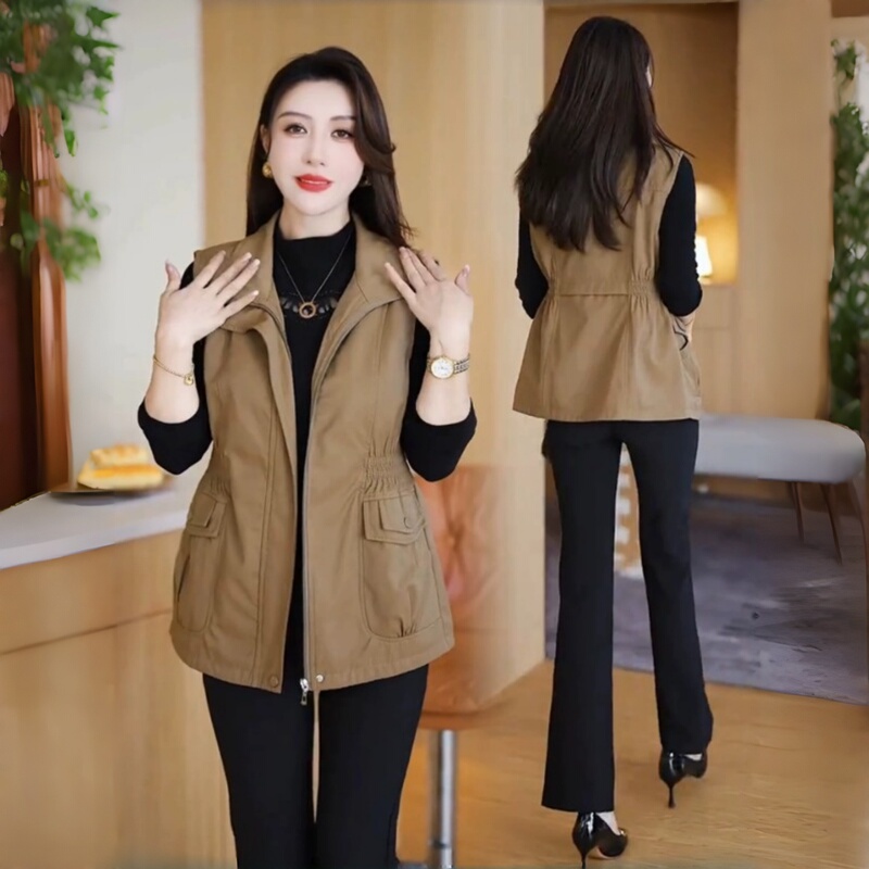 Fashionable Women's Vest 2026 Autumn Slim Fit Stylish Age-Reducing Sleeveless Jacket Versatile Trendy Top