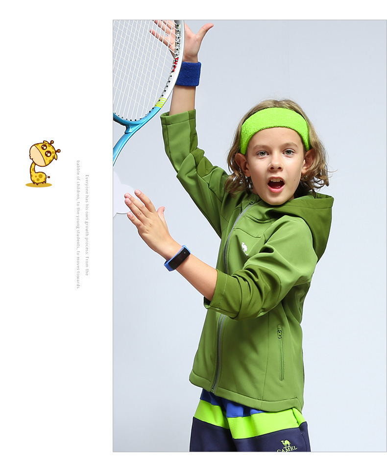 Lạc đà nhỏ quần áo trẻ em mùa thu windproof không thấm nước thoáng khí người đàn ông ấm áp và phụ nữ đội mũ trùm đầu mặc giản dị trẻ em ngoài trời cưỡi vỏ mềm quần áo shop trẻ em