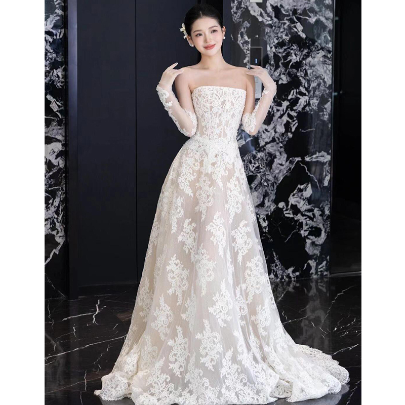 French-Style Light Wedding Dress 2026 New Model for Petite Brides, High-Quality Fabric, Stunning Beauty, Strapless, Simple and Lightweight