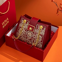 Подарочный набор серии Red Tote, подарочный пакет + шелковый шарф