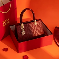 Красный подарочный набор с шарфом + подарочный пакет