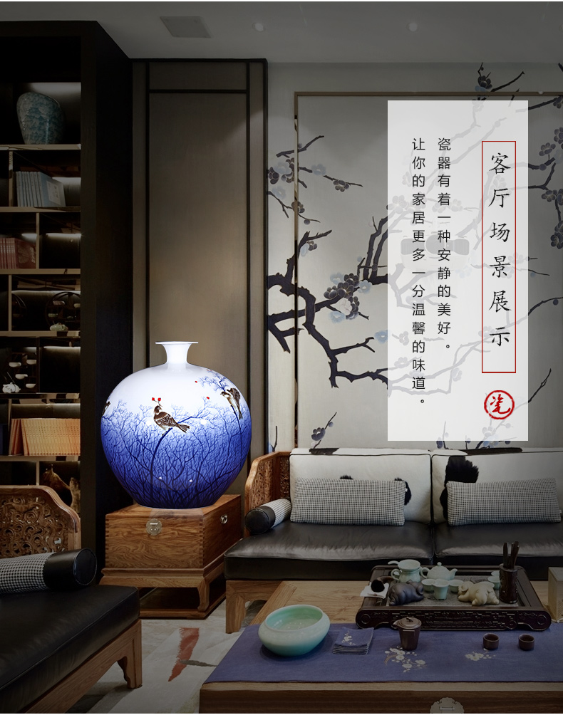 The Master of jingdezhen ceramics hand - made furnishing articles large new Chinese blue and white porcelain vase sitting room adornment is placed