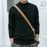 Демисезонный черный приятный телу трикотажный свитер, высокий воротник, облегающий крой, большой размер