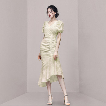 Irregular fishtail skirt dress apricot light cooked French style puff sleeve slim long skirt high-end summer 2022 new style