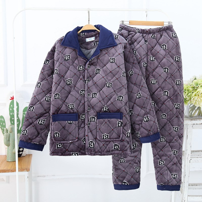 Bộ đồ ngủ mùa đông mens flannel ba lớp cộng với nhung dày nhung san hô trẻ có thể mặc bên ngoài bông dễ thương để giữ ấm.