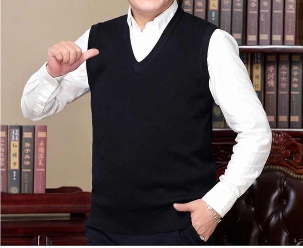 Đàn ông trung niên giản dị màu rắn cổ chữ V đan áo vest nam trung niên gà trái tim cổ áo dệt kim áo vest đen