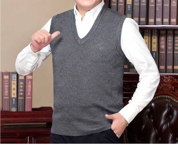 Đàn ông trung niên giản dị màu rắn cổ chữ V đan áo vest nam trung niên gà trái tim cổ áo dệt kim áo vest đen