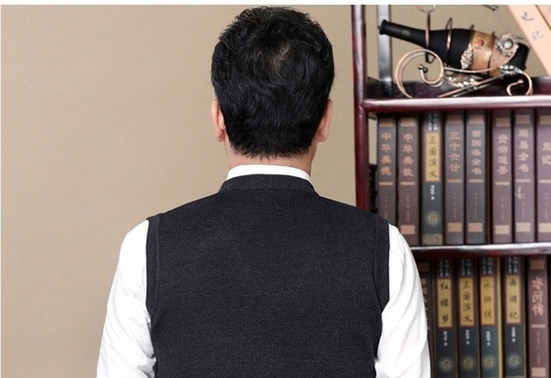 Đàn ông trung niên giản dị màu rắn cổ chữ V đan áo vest nam trung niên gà trái tim cổ áo dệt kim áo vest đen