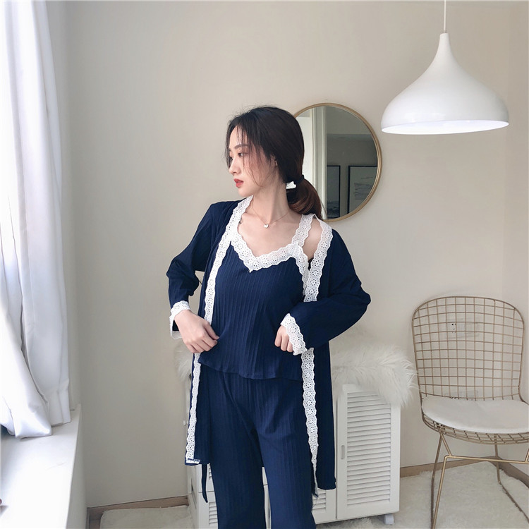 Bộ đồ ngủ nữ mùa thu đông dài tay thoải mái phục vụ đồ cotton tại nhà phù hợp với bộ phận mỏng gợi cảm nước hoa nhỏ ba mảnh các kiểu đồ bộ đẹp