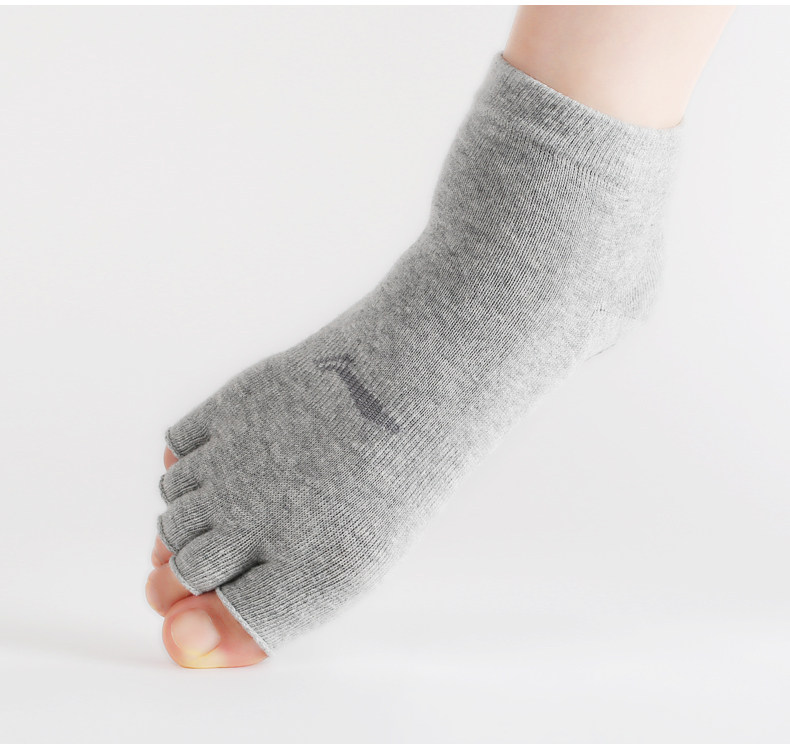 Носки 李宁瑜伽袜子防滑专业女五指袜瑜伽袜四季瑜伽蹦床袜运动健身袜子 Lining