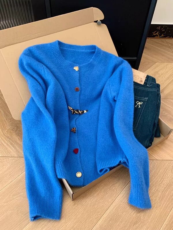 Very Stylish Autumn and Winter Outfit: Klein Blue Round-Neck Long-Sleeve Knit Cardigan Sweater, a Lazy and Sophisticated Top Very Stylish Autumn and Winter Outfit: Klein Blue Round-Neck Long-Sleeve Knit Cardigan Sweater, a Lazy and Sophisticated Top