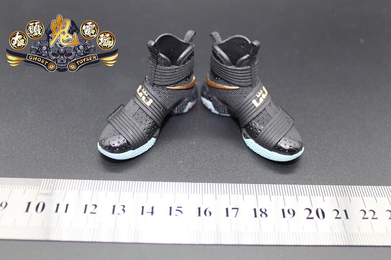 1/6 Lebron James James Cavaliers 10Th Generation Black and Gold Basketball Shoe Model Toy Accessory in Stock