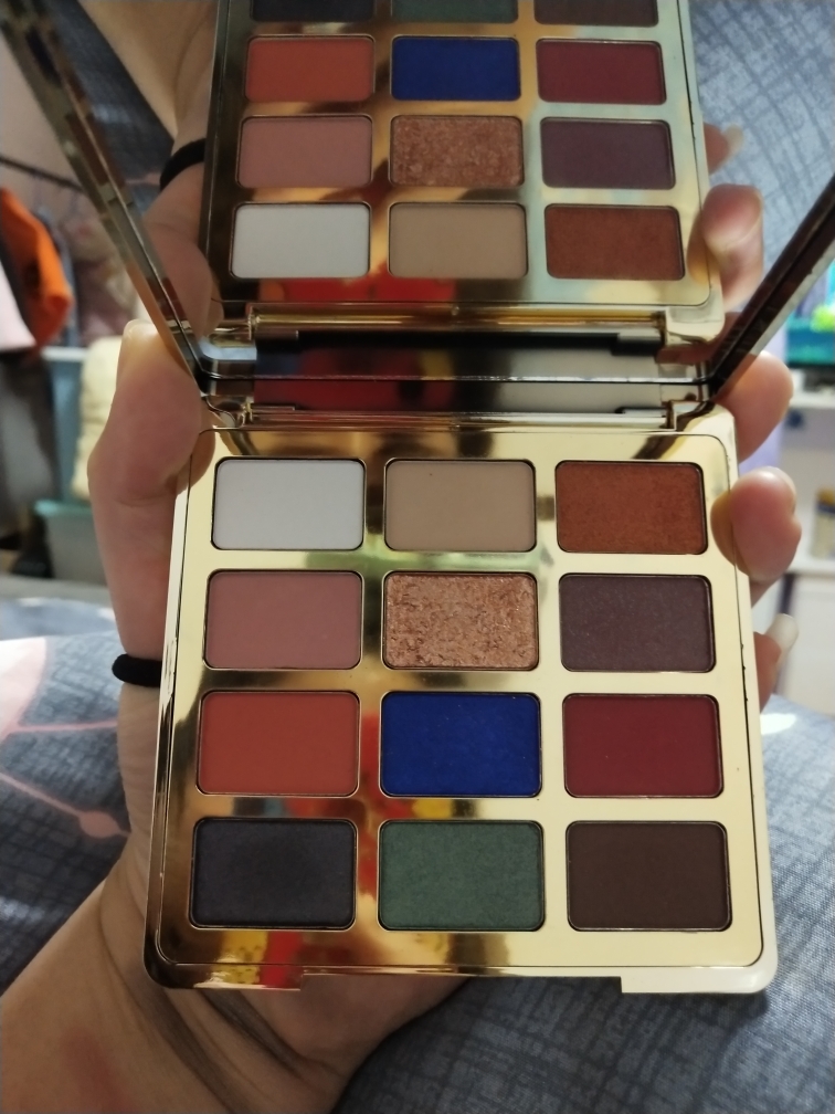 12色流沙眼影盘颜值爆表什么牌子好，最值得买的排行榜前10强推荐,第5张