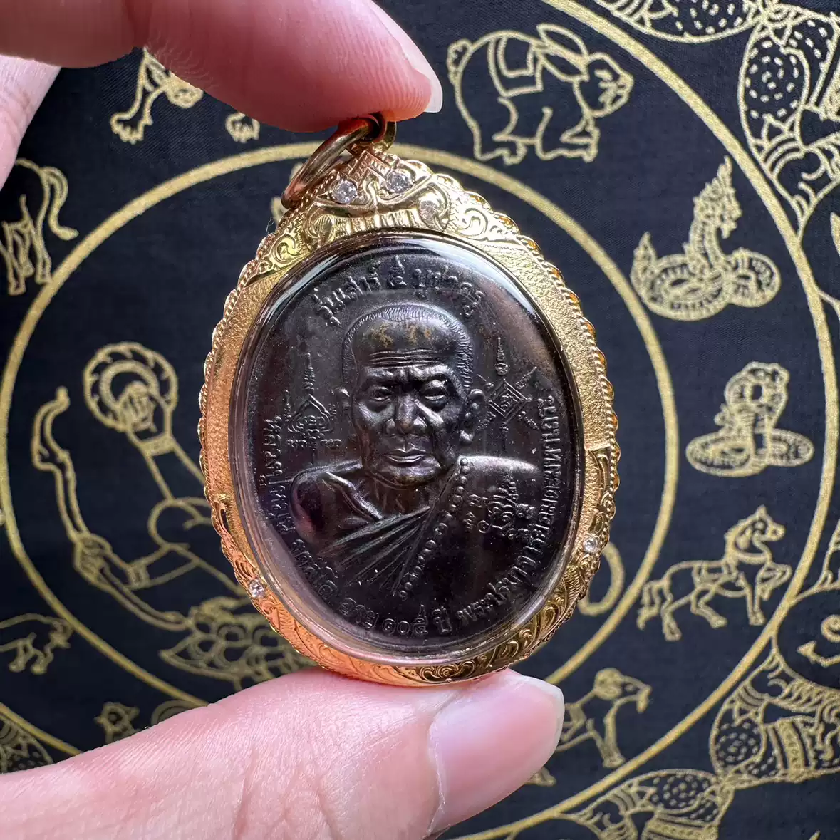 泰国真品佛牌龙婆moon2543自身佛牌陶瓷材质萨玛空卡90金壳佛牌