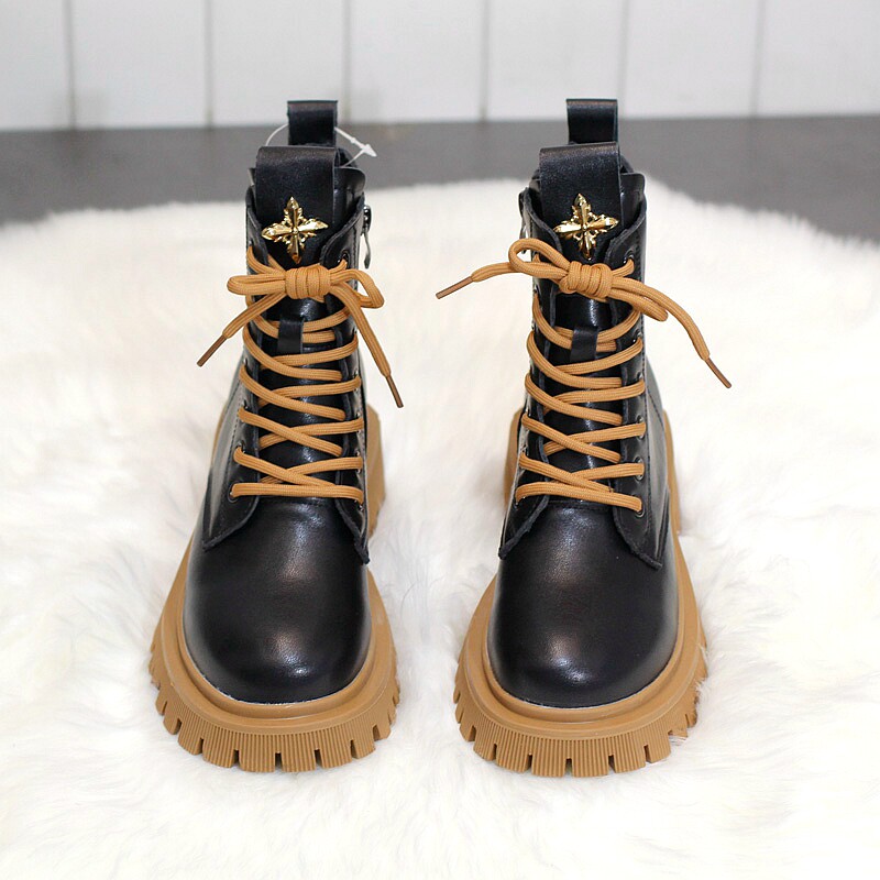 Thick-soled Martin boots women's 2022 new winter fleece British style genuine leather versatile Internet celebrity explosive skinny boots