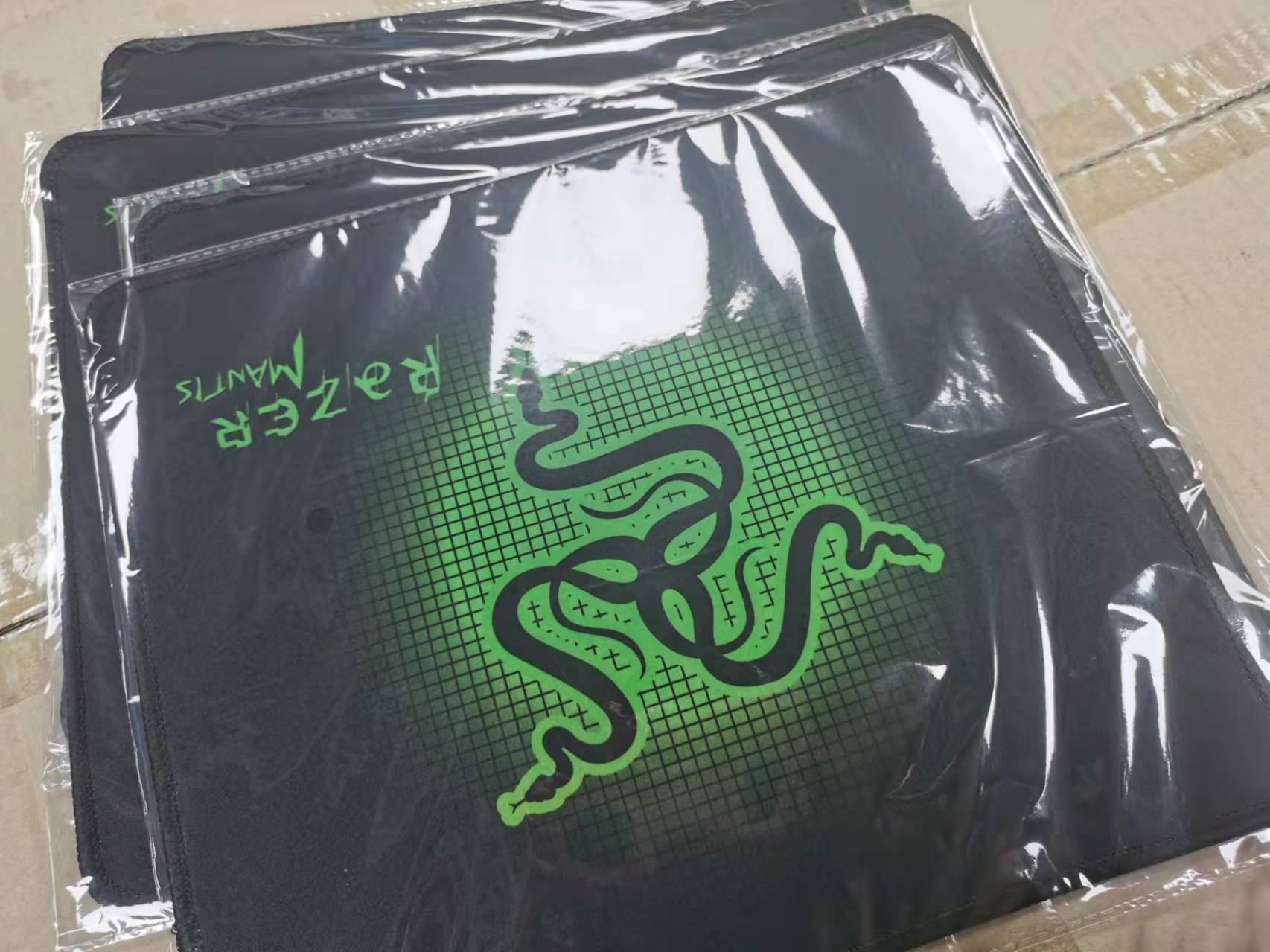 Logitech Razer mouse pad 25 30 medium grid snake game office desk pad 2 mm full 10