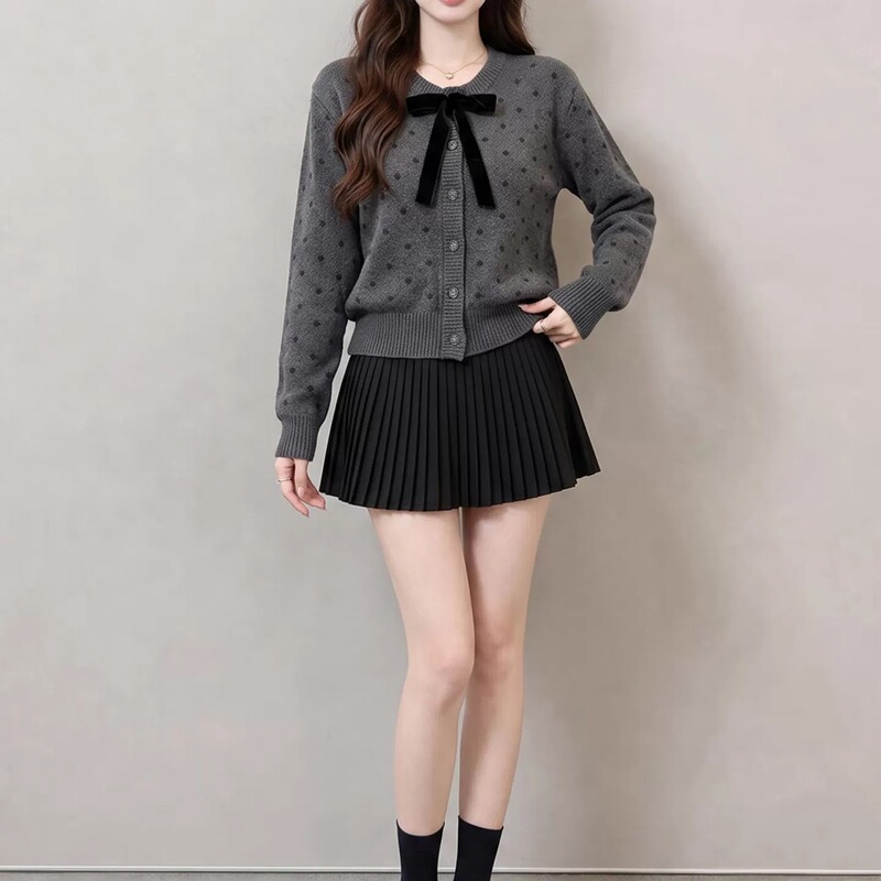 High-End Polka-Dot Gray Sweater for Women, Autumn and Winter Design Short Knit Top High-End Polka-Dot Gray Sweater for Women, Autumn and Winter Design Short Knit Top