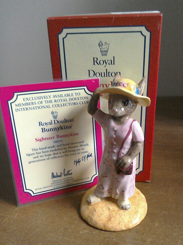 Royal Doulton Bunnykins Travel of Binnie Rabbit Little Porcelain Puppet Reserve