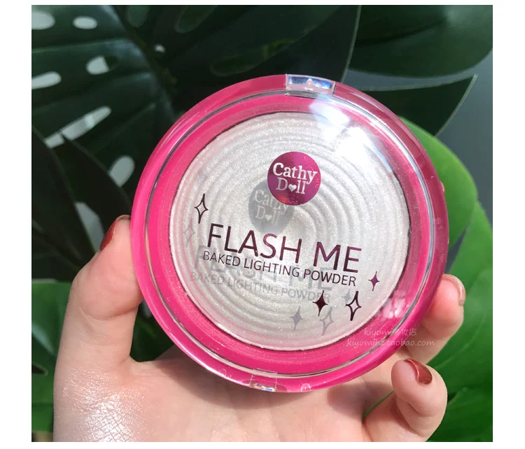 Thái caty búp bê 咔 萌 karmart nướng cao bóng đèn flash tôi tự nhiên phân cực ánh sáng bàn chải phấn highlight tạo khối