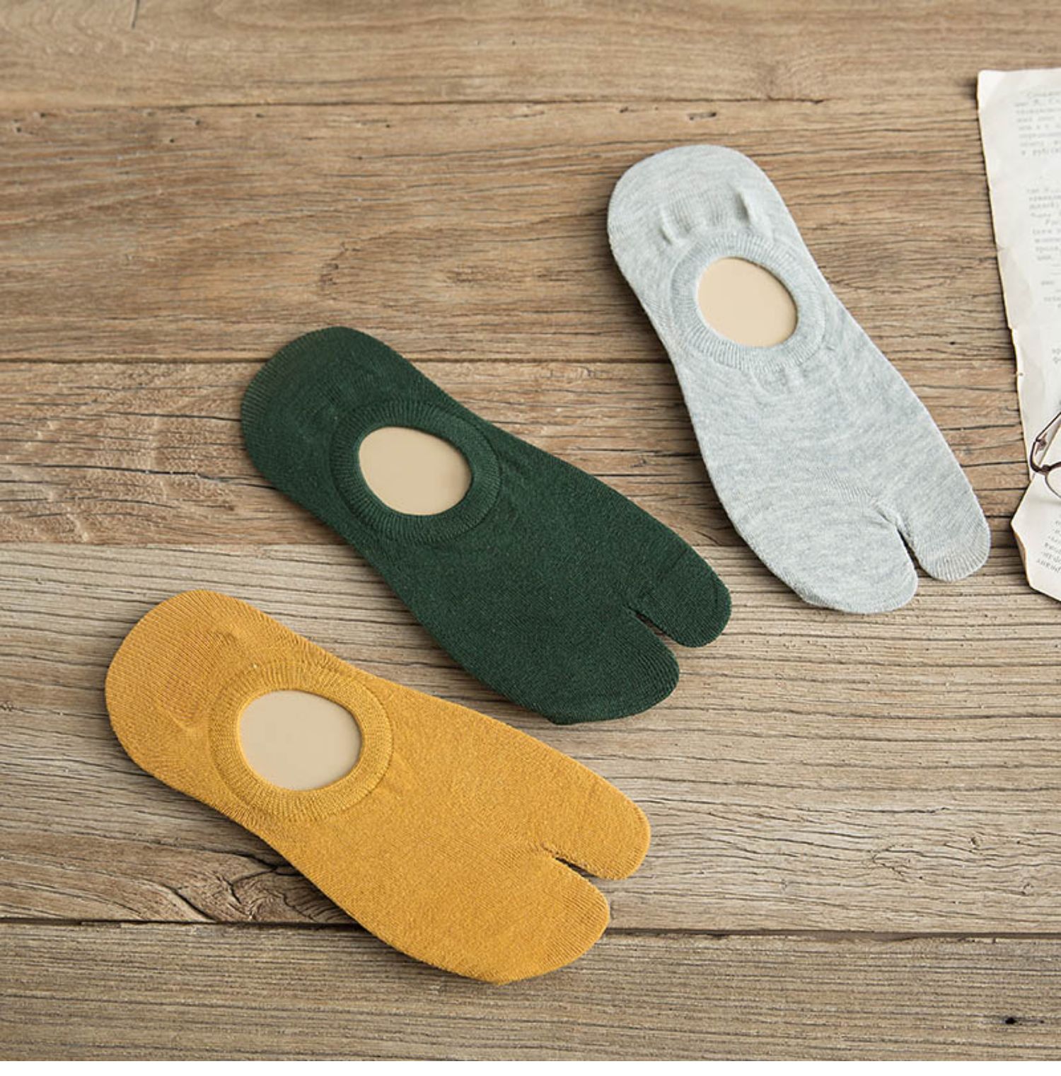 3 đôi vớ hai ngón chân chia ngón chân vớ cotton mùa hè vớ chống trượt silicone vớ vớ nông miệng rắn màu đôi thấp giúp phần mỏng hai ngón tay - Vớ bông quần tất nữ mùa đông