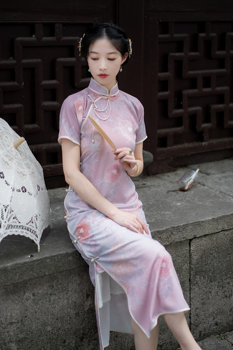 Xiaogongzi) Fang Fei) retro Republic of China style new short-sleeved slim fit waist was thin and long version of the cheongsam skirt full open