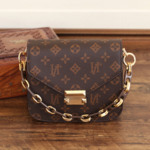 Hong Kongs new fashion small square bag printed saddle bag chain bag Pet wild armpit womens single shoulder crossbody bag