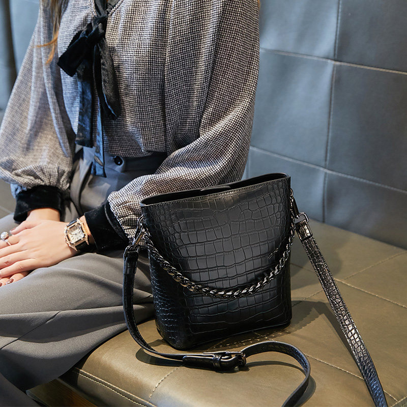 Hong Kong Girls Package New Tide Summer It Fashion Bucket Bag Tennis Red Pet Bag bag Single shoulder Inclined Satchel Bag