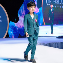  Childrens suit Three-piece boys suit Middle and large childrens Korean suit Small suit Vest jacket Boys dress