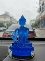 Стеклянная парча Красочный мастер медицины Будда Свет Татхагата Стеклянный мастер медицины Вход в дом Установленный на автомобиле буддийский зал Поклонение статуе Будды Украшения