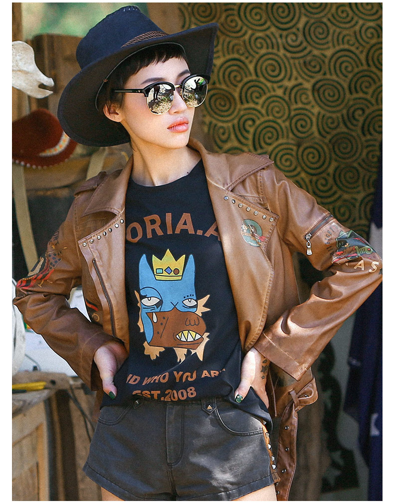 Bị mất 2018 mùa xuân mới retro punk studded áo giản dị Mỏng mỏng in phụ nữ da 06033 áo da lộn nữ