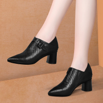 Deep mouth single shoes womens coarse heels 2021 new autumn and winter Joker mother soft leather middle heel pointed womens shoes