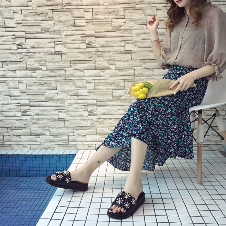 2018 mới thời trang mang dép nữ mùa hè bên bờ biển không trượt bãi biển dép và dép đi trong nhà muffin dày dưới dép đi trong nhà