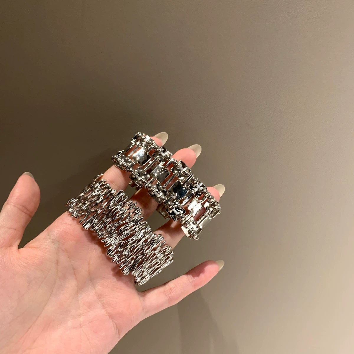 Палец с zircon браслет?