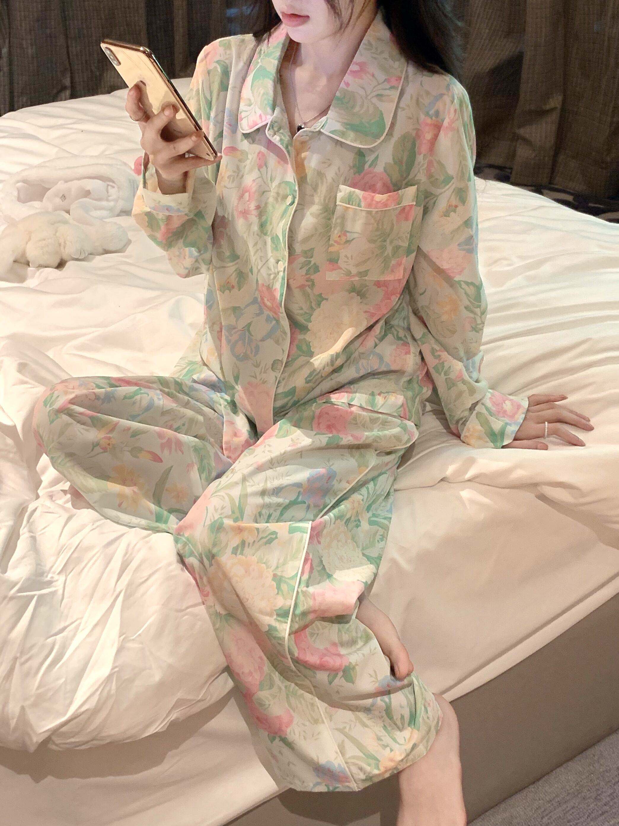 CaltoKrosa~visible comfortable ink pajamas woman autumn silk suit Superior Sense Flower