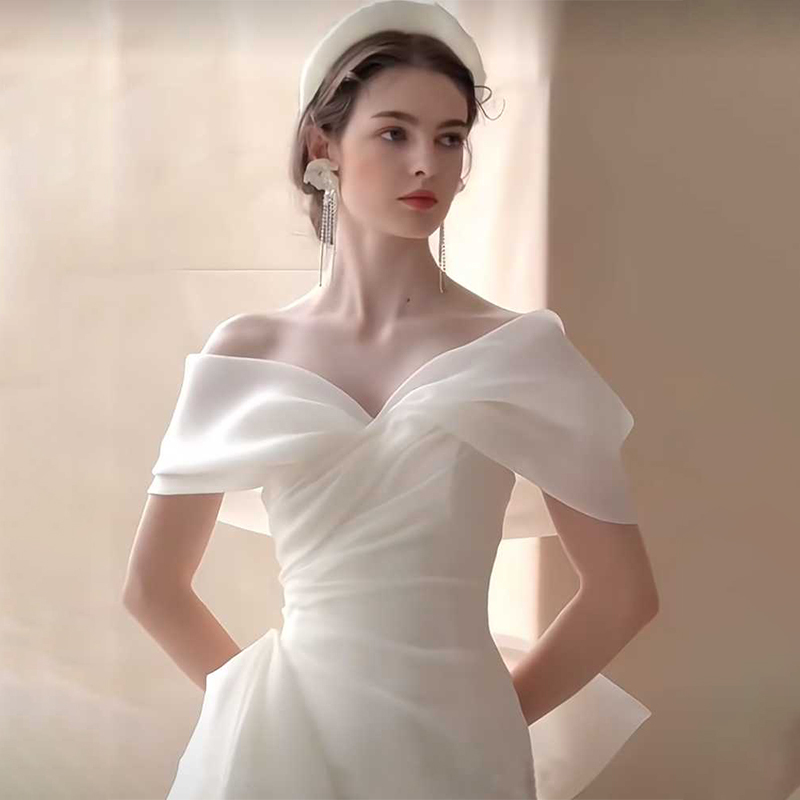 Off-Shoulder Light Wedding Dress 2026 New Style Bridal Gown White Waist-Cinching Formal Dress French Style Reception and Exit Gown