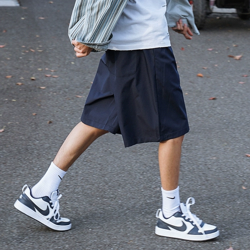 Тонкие быстросохнущие спортивные штаны для отдыха