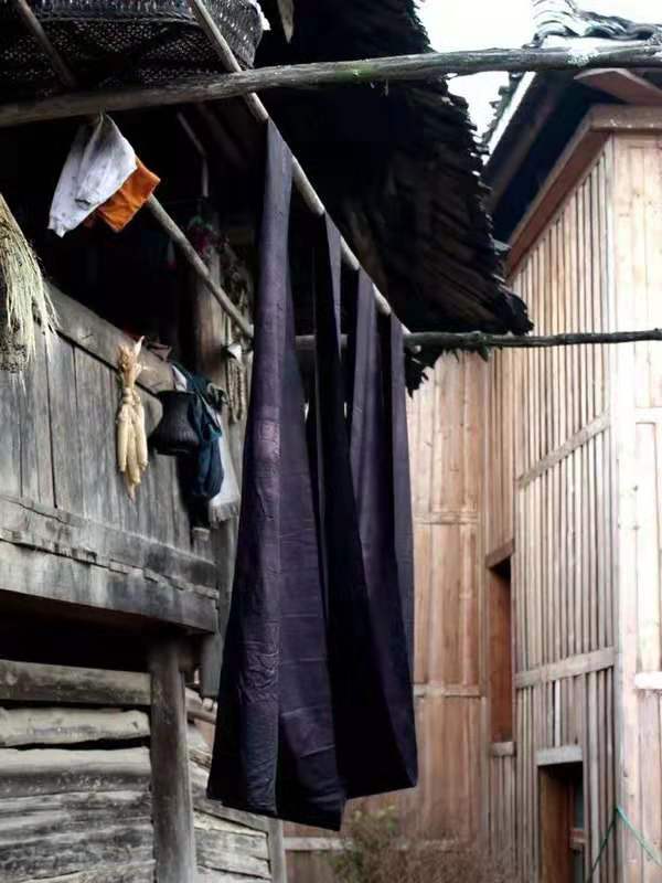 Guizhou ethnic minority Dong ethnic handicraft hand-woven fabric plant dyeing two meters