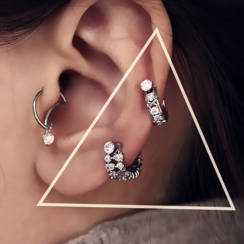 (Thick rod)Korean French high-grade sense earrings temperament vintage crystal ear bone nails ear jewelry female cartilage screws