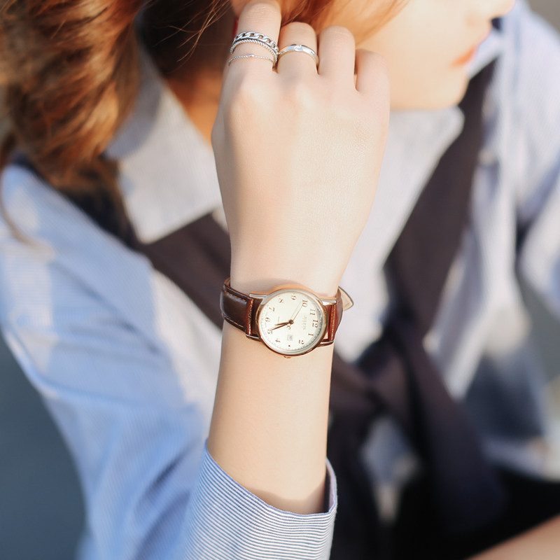 Poly Hour Watches Women Advanced Sensation 2021 New Ins Wind Retro Minimalist Temperament Lady Quartz Watches