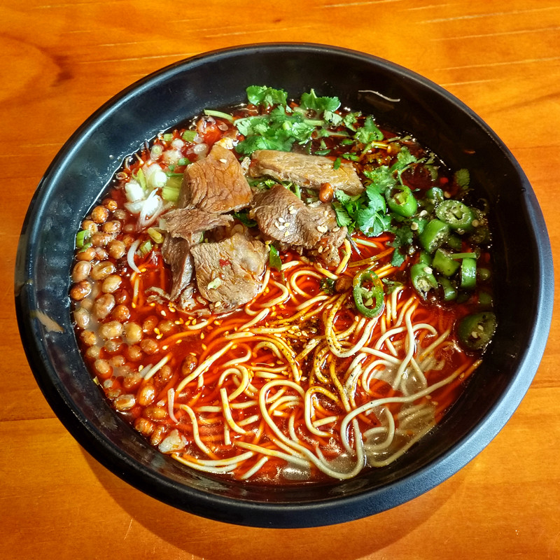 And Talai Xiangyang Beef Noodle 10 copies of a simple 50 gr large portions of beef, Beef Surface Xiangfan 