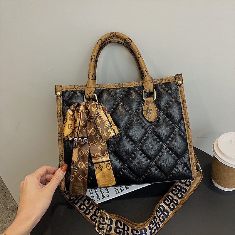 Sensing Lingji Large Bag Woman 2023 New Tide Leather Large Capacity Tot Bag Bag with a wide shoulder strap