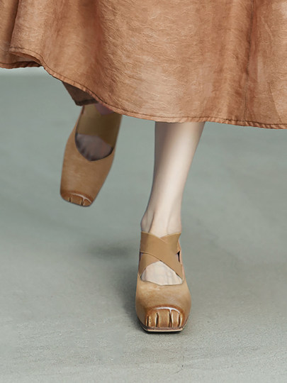 Original New Color Taro-Colored Patent Leather Pig Nose Fashion Ballet Shoes for Women, Medium Thick Heel Single Shoes, Purple Mary Jane Leather Shoes