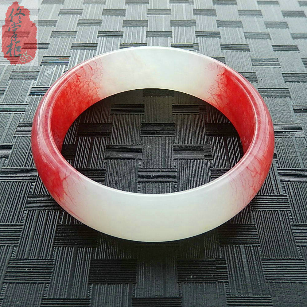 Step in throng with the same jade bracelet natural jade chicken blood red bracelet women's red and white fashion jade bracelets if they are the same