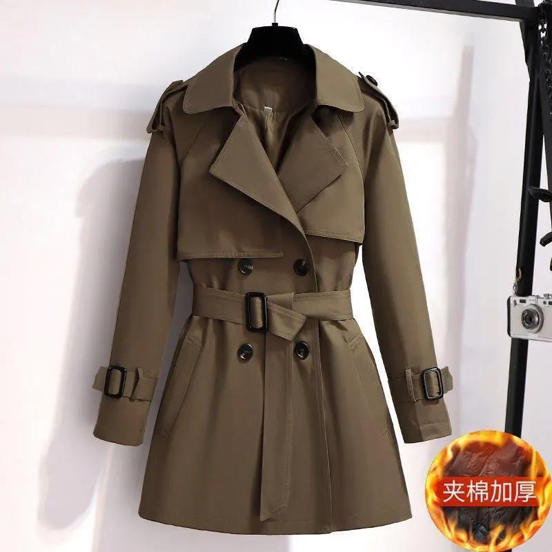 British Style Quilted Thickened Jacket for Women, New Short Trench Coat for Autumn and Winter, Loose Fit, Slimming, High-End Design Coat British Style Quilted Thickened Jacket for Women, New Short Trench Coat for Autumn and Winter, Loose Fit, Slimming, High-End Design Coat