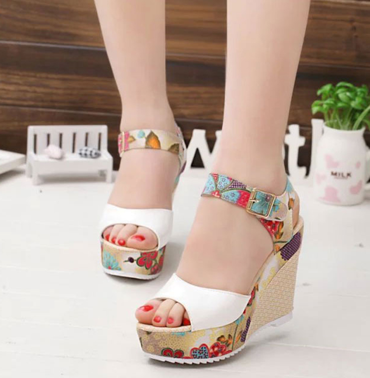 Mùa hè mới 2018 Phiên bản Hàn Quốc của giày dép nữ sang trọng Phong cách Harajuku từ khóa thời trang hoang dã giày nêm shop giay dep