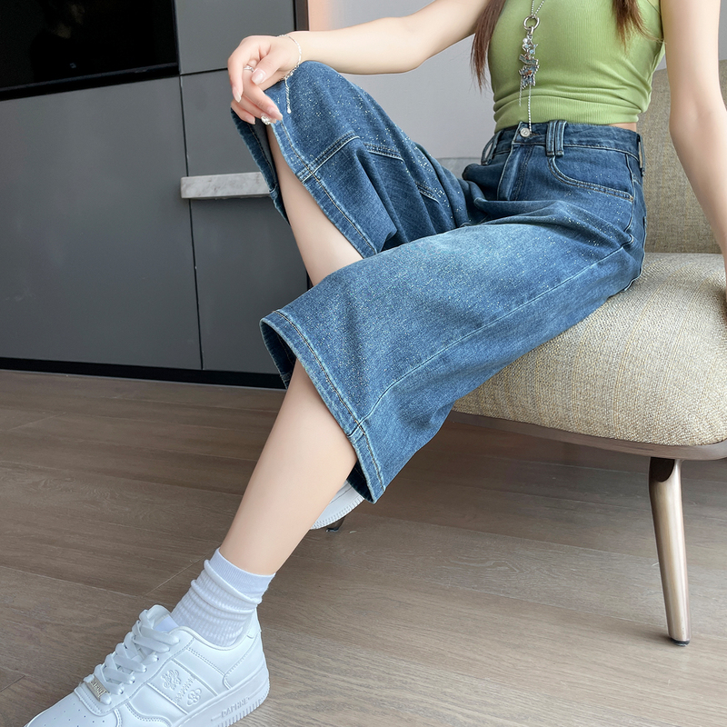 Low-Key Shimmering Cropped Denim Shorts for Women, Summer Thin Style, 2026 New Wide-Leg Shorts with a Sense of Design, Mid-Length Pants, Six-Point Pants
