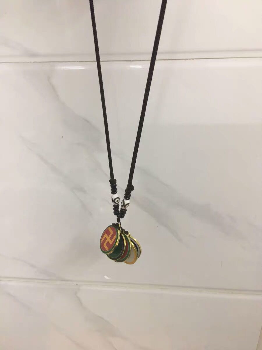The ten thousand-character too-pictured two-sided pendant