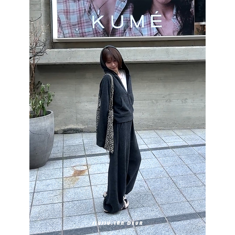 Lan Deur【Light Floral Corner】Lazy Style, Relaxed Feel, Versatile Sweatshirt + Casual Pants Set for Women Lan Deur【Light Floral Corner】Lazy Style, Relaxed Feel, Versatile Sweatshirt + Casual Pants Set for Women